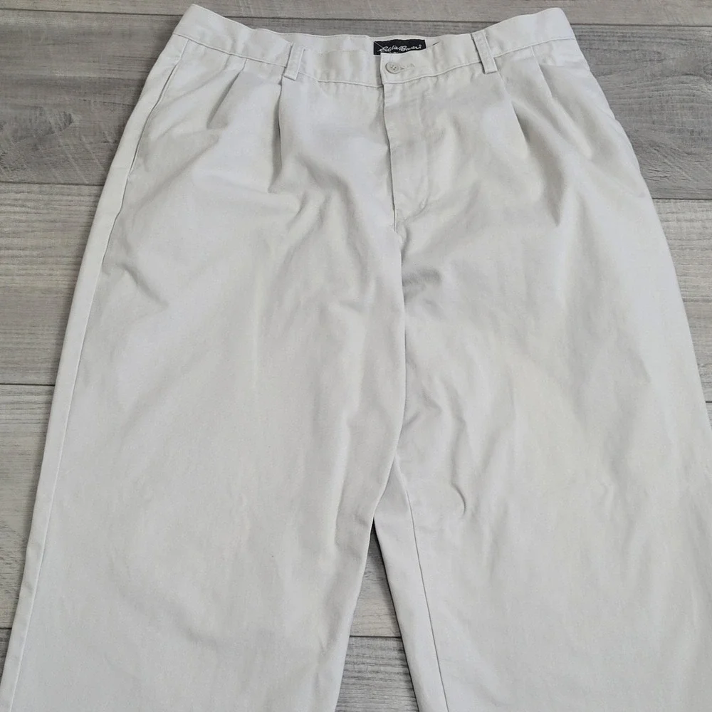 Eddie‎ Bauer Pants Mens 36x32 Ivory Khaki Wrinkle-Resistant Pleated Chino Preppy